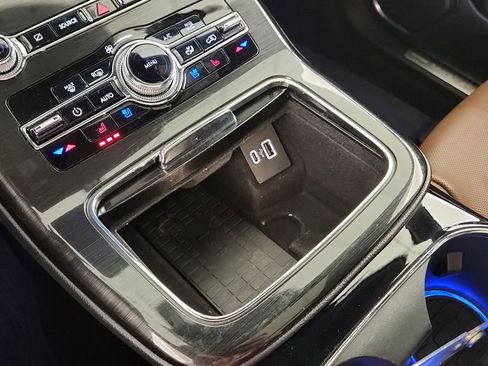 Used 2023 Lincoln Nautilus Reserve image 22