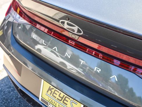 New 2026 Hyundai Elantra SEL Sport FWD image 9