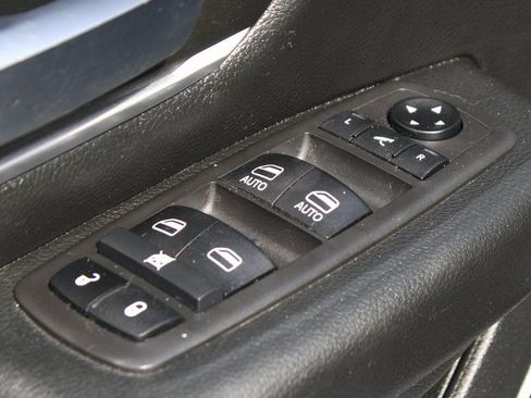 Used 2021 RAM 1500 Big Horn image 15