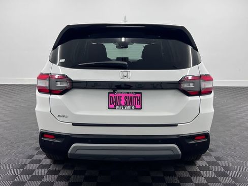 Used 2025 Honda Pilot EX-L image 10