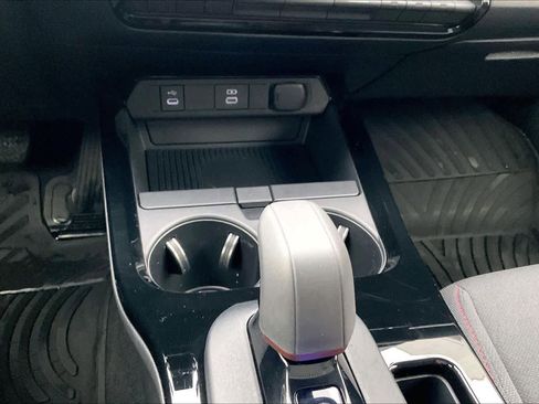 Certified 2025 Toyota Prius Plug-In Hybrid image 34