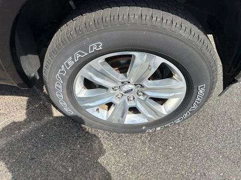 Used 2018 Ford F150 Platinum AWD/4WD image 10