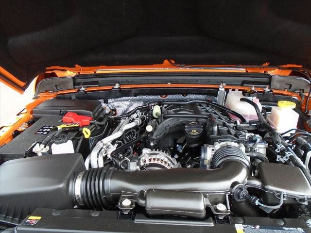 Certified 2025 Jeep Gladiator Mojave w/ Safety Group AWD/4WD image 21