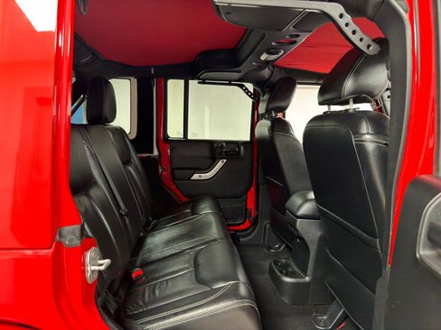 Used 2017 Jeep Wrangler Unlimited Rubicon AWD/4WD image 30