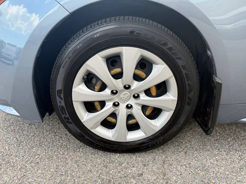 Used 2021 Toyota Corolla LE w/ Carpet Mat Package (TMS) FWD image 13