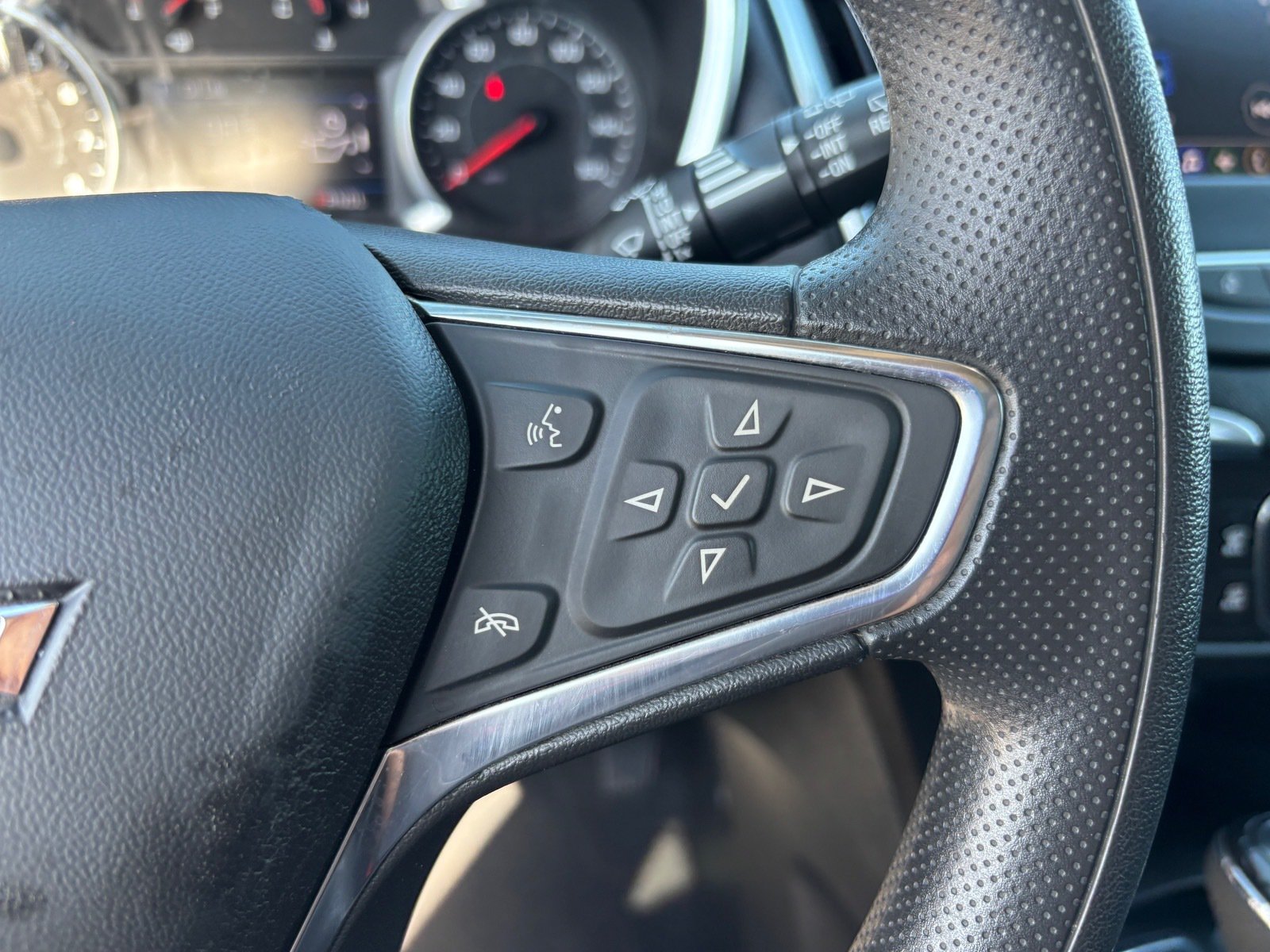 Used 2021 Chevrolet Equinox LT FWD image 23