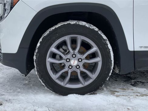 Used 2023 GMC Terrain SLT image 30