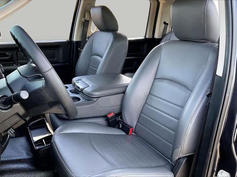 Used 2019 RAM 1500 Tradesman w/ Chrome Appearance Group RWD image 7