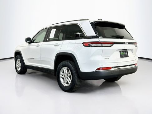 Used 2023 Jeep Grand Cherokee Laredo w/ Luxury Tech Group I AWD/4WD image 5