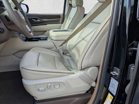 Used 2023 GMC Yukon Denali image 13