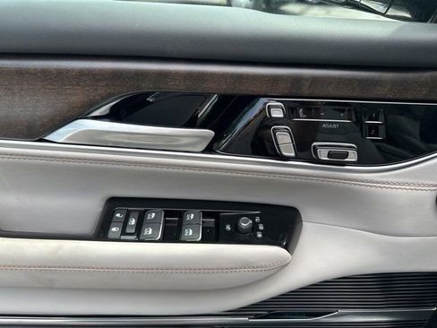 New 2024 Jeep Grand Wagoneer L 4WD w/ Flexible Seating Group image 10