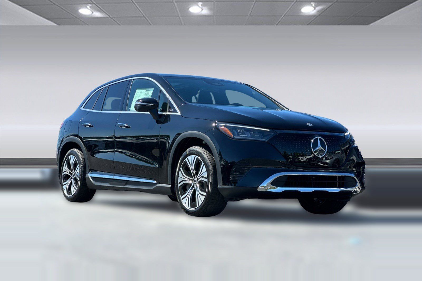 Used 2026 Mercedes-Benz EQE 320 4MATIC SUV image 7