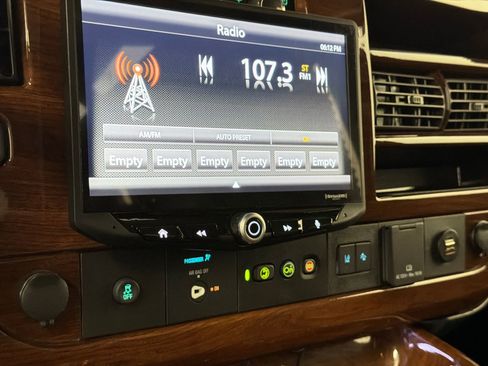 Used 2021 Chevrolet Express 2500 LS w/ Enhanced Convenience Package RWD image 31