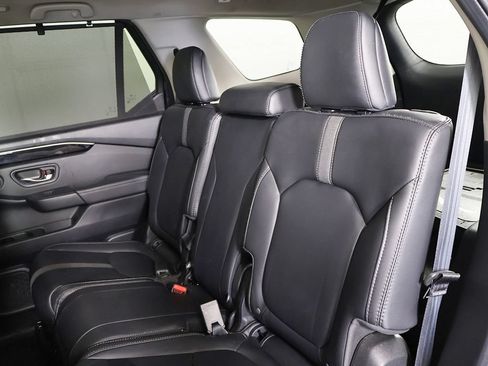 Used 2024 Honda Pilot Touring image 29