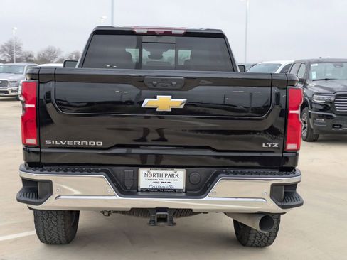 Used 2025 Chevrolet Silverado 2500 LTZ w/ LTZ Premium Texas Edition image 4