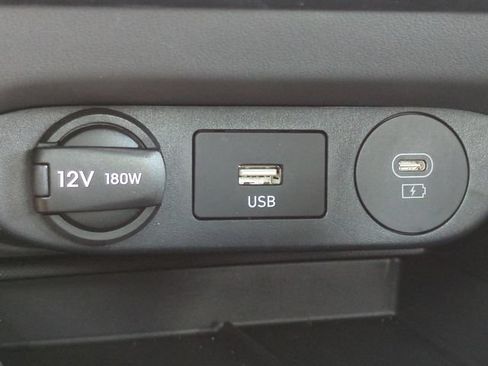 Used 2025 Hyundai Elantra SEL FWD image 22