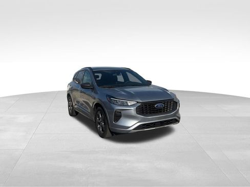 Used 2024 Ford Escape ST-Line w/ Cold Weather Package image 9