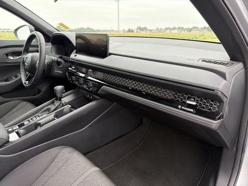 Used 2025 Honda Accord Sport image 20