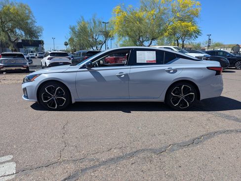 Used 2024 Nissan Altima 2.5 SR w/ SR Premium Package image 5