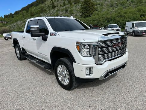 Used 2022 GMC Sierra 3500 Denali w/ Denali Ultimate Package AWD/4WD image 8