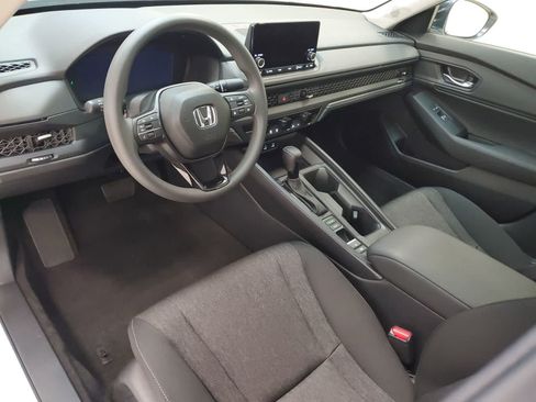 Certified 2025 Honda Accord SE image 2