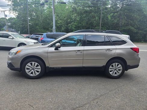 Used 2016 Subaru Outback 2.5i Premium AWD/4WD image 8