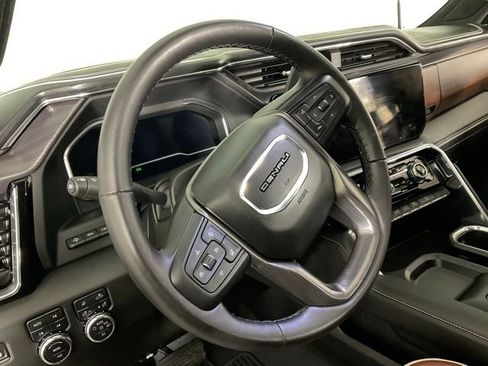 Used 2025 GMC Sierra 2500 Denali Ultimate image 24