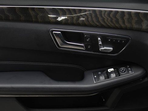 Used 2016 Mercedes-Benz E 350 Sedan w/ Premium Package image 15