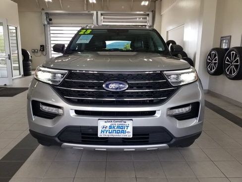 Used 2023 Ford Explorer XLT w/ Equipment Group 202A AWD/4WD image 17