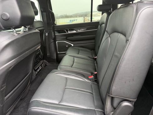 Used 2022 Jeep Wagoneer Series II AWD/4WD image 9