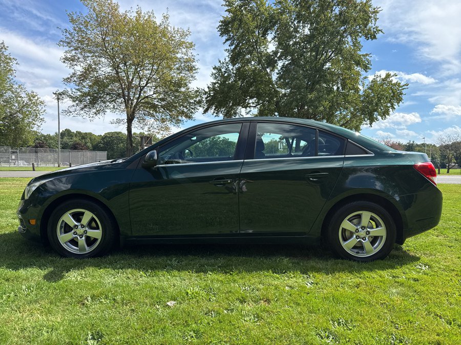 Used 2015 Chevrolet Cruze LT w/ Technology Package FWD image 22