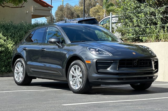 Used 2023 Porsche Macan AWD/4WD image 7