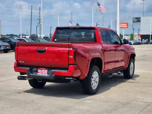 Certified 2025 Toyota Tacoma SR5 AWD/4WD image 7