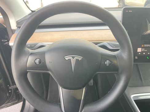 Used 2023 Tesla Model Y Long Range AWD/4WD image 16