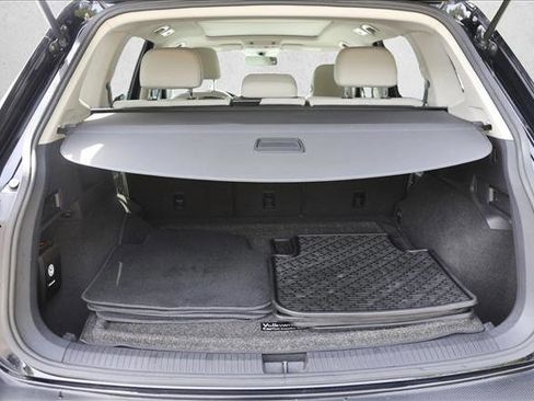 Used 2018 Volkswagen Tiguan SE w/ Panoramic Sunroof Package AWD/4WD image 25
