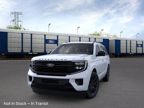 New 2026 Ford Expedition Platinum image 2