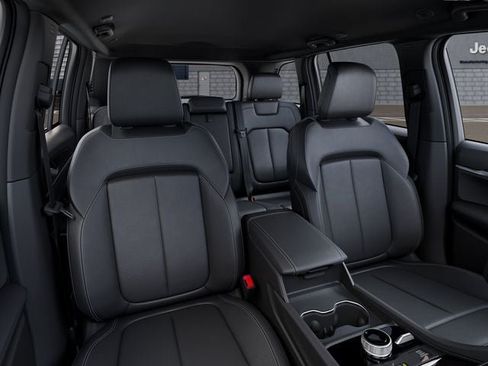 New 2026 Jeep Grand Cherokee Limited AWD/4WD image 16