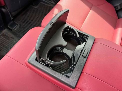 Used 2023 Lexus GX 460 Premium w/ Premium Package image 18