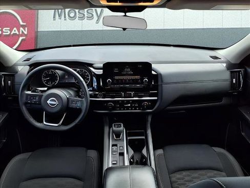 Certified 2024 Nissan Pathfinder SV w/ Lighting Package (N92) image 10