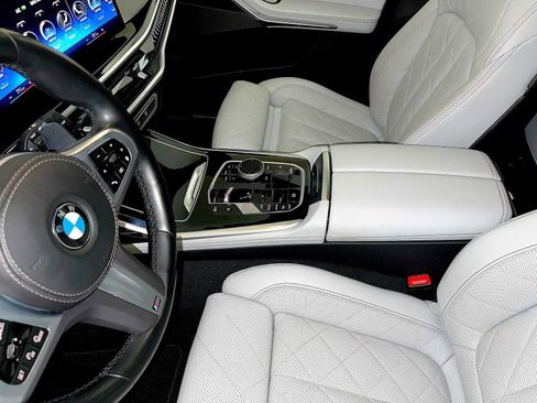 Certified 2023 BMW X7 xDrive40i w/ M Sport Package image 18