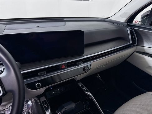 Used 2025 Kia Sorento SX image 24