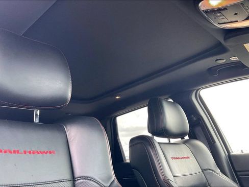 Used 2021 Jeep Grand Cherokee Trailhawk w/ Trailhawk Luxury Group AWD/4WD image 28