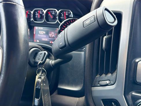 Used 2014 GMC Sierra 1500 SLT w/ SLT Crew Cab Value Package AWD/4WD image 28