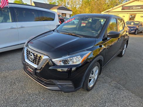 Used 2020 Nissan Kicks S FWD image 1
