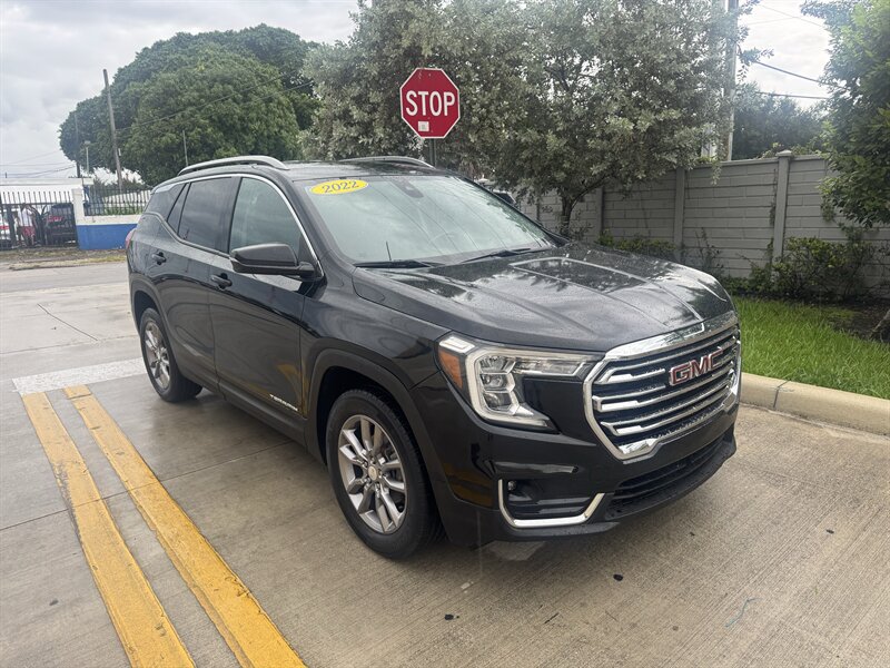 Used 2022 GMC Terrain SLT AWD/4WD image 3