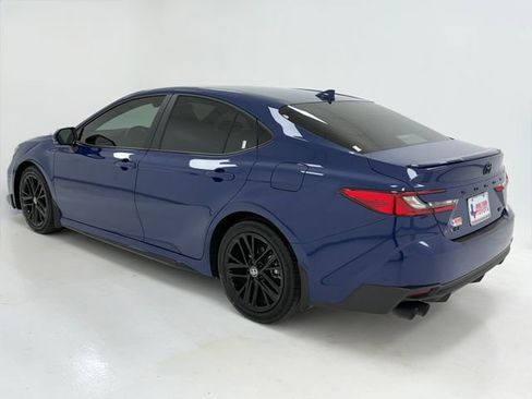 Used 2025 Toyota Camry SE w/ Convenience Package image 37