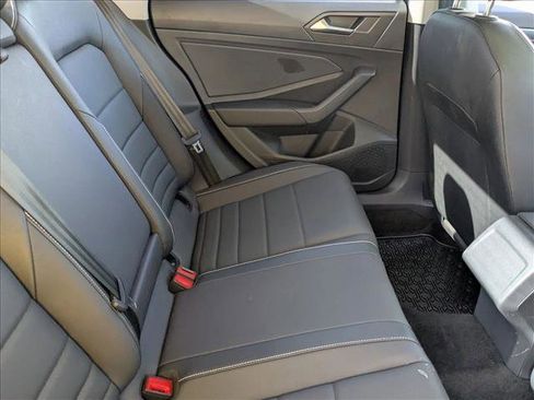 Used 2024 Volkswagen Jetta SE image 19