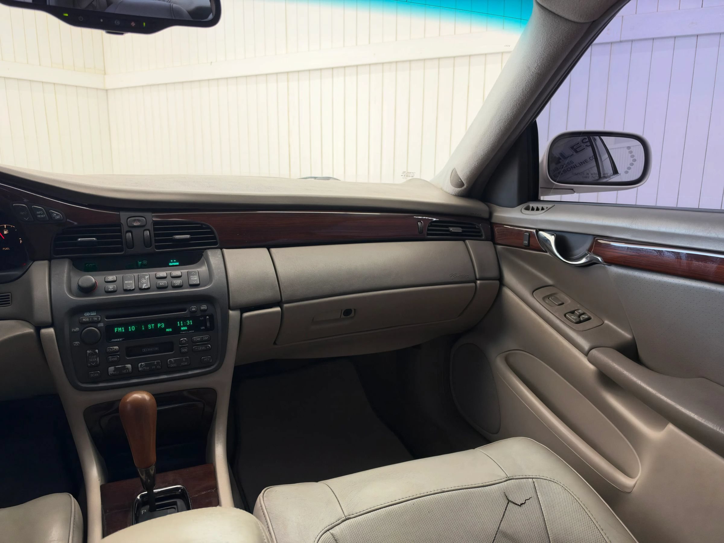 Used 2004 Cadillac De Ville DTS w/ Equipment Group FWD image 16