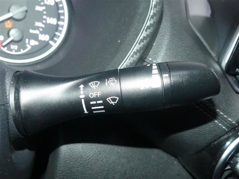 Used 2020 Nissan Sentra SV image 31