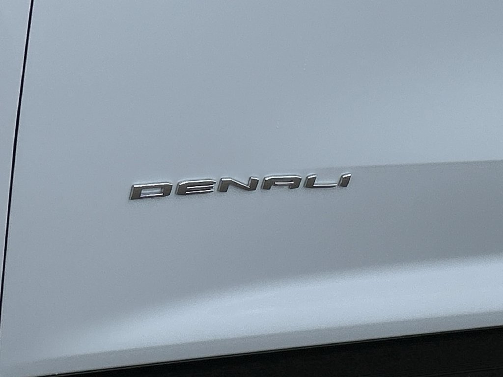 New 2027 GMC Acadia Denali FWD image 32